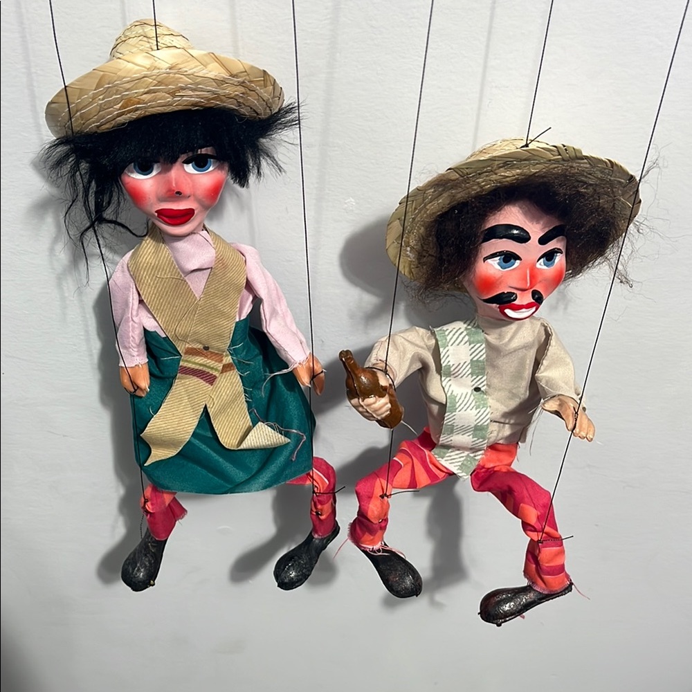 Colorful Puppet Wall Decor Set